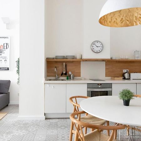 The Barcelona Centric Apt By Maison Pinata Dış mekan fotoğraf