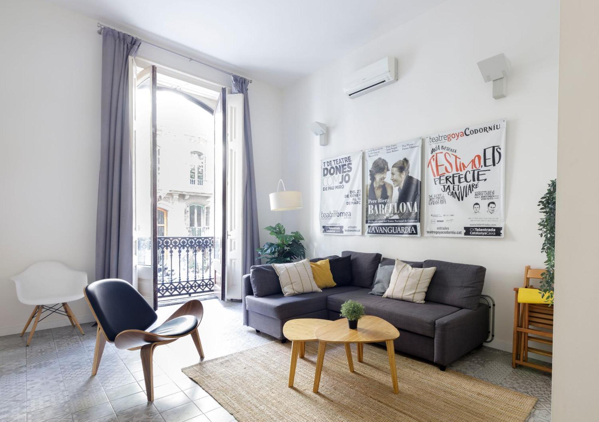 The Barcelona Centric Apt By Maison Pinata Dış mekan fotoğraf